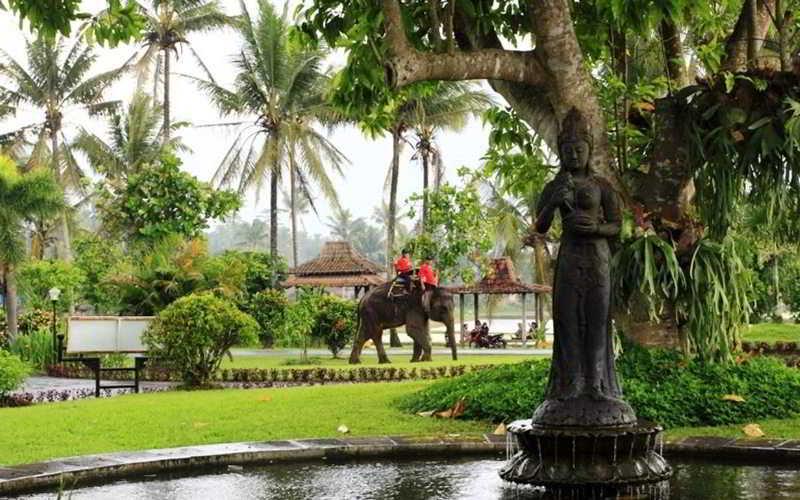 Manohara Resort Magelang Exterior photo