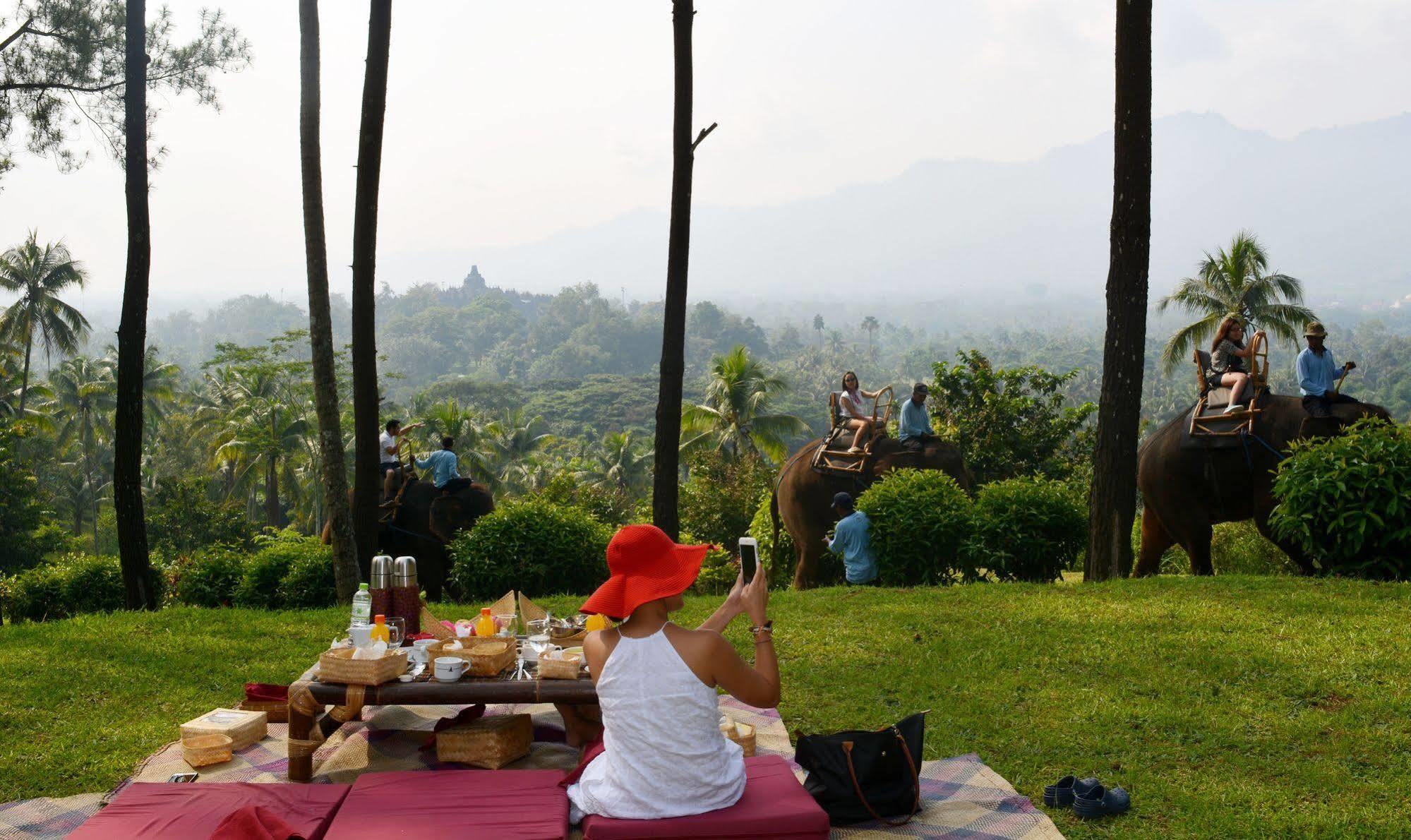 Manohara Resort Magelang Exterior photo