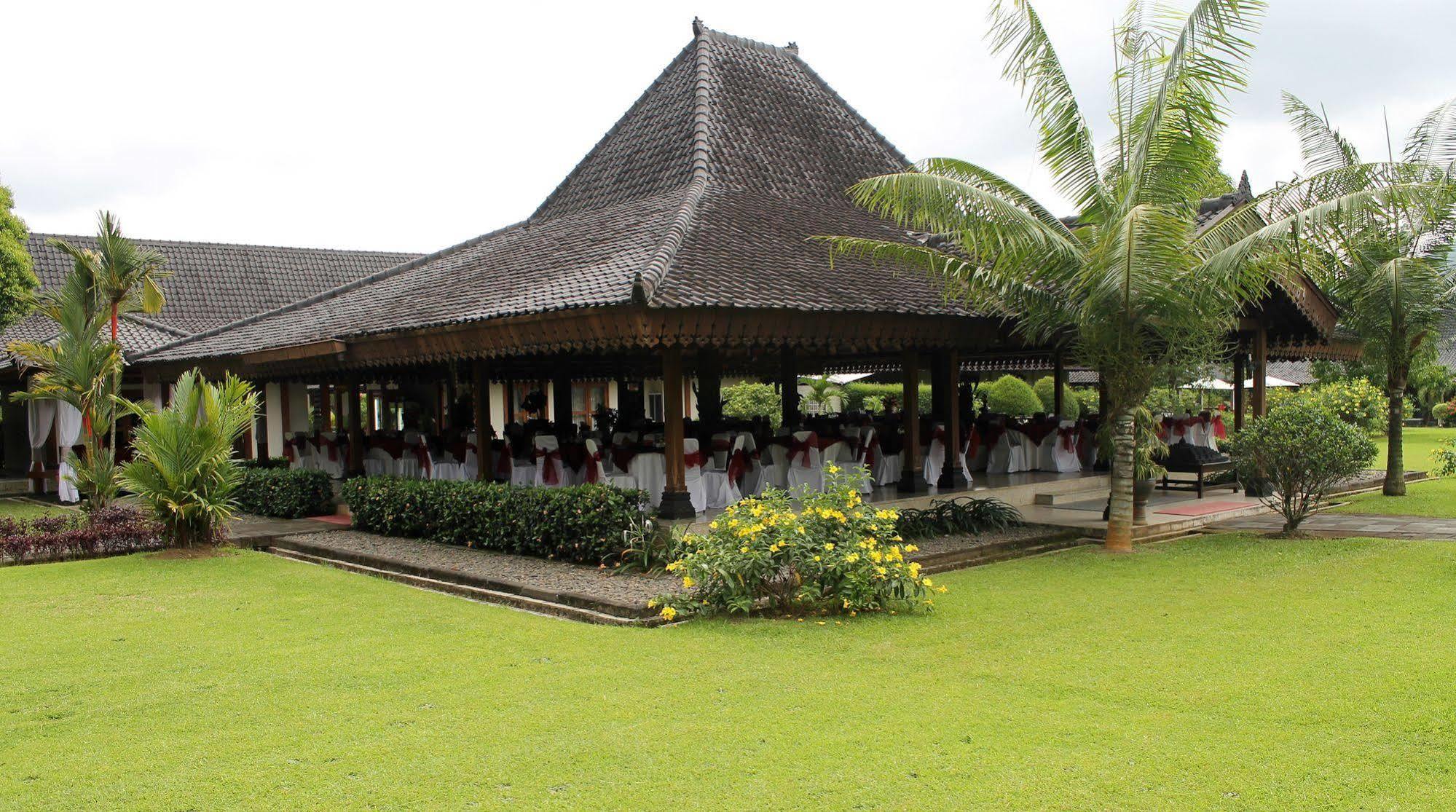 Manohara Resort Magelang Exterior photo